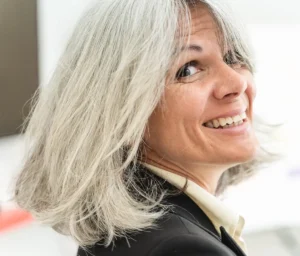 Cheveux mi-long dégradé : 25 coupes élégantes
