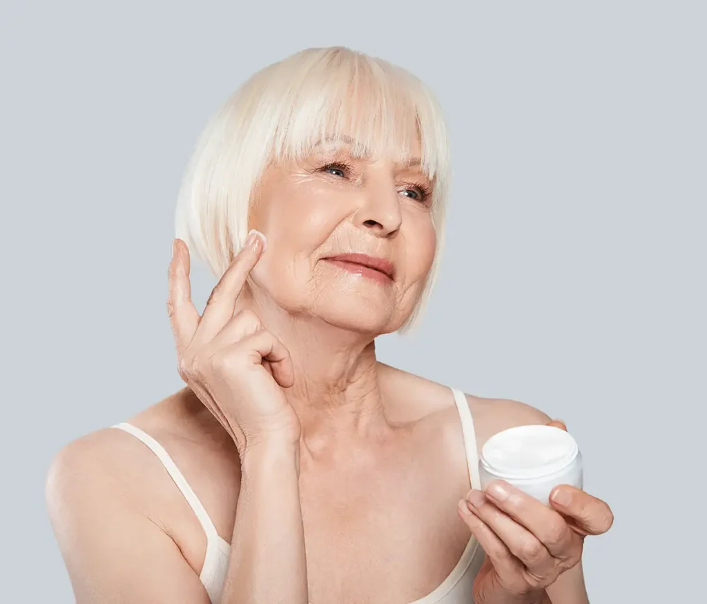 comment appliquer crème anti-rides femme 50 ans