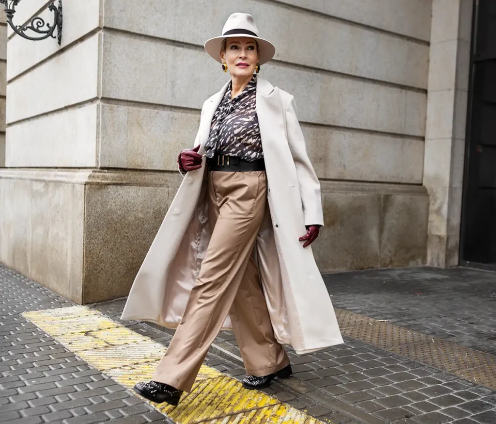 Look casual chic femme 50 ans : nos idées tenues