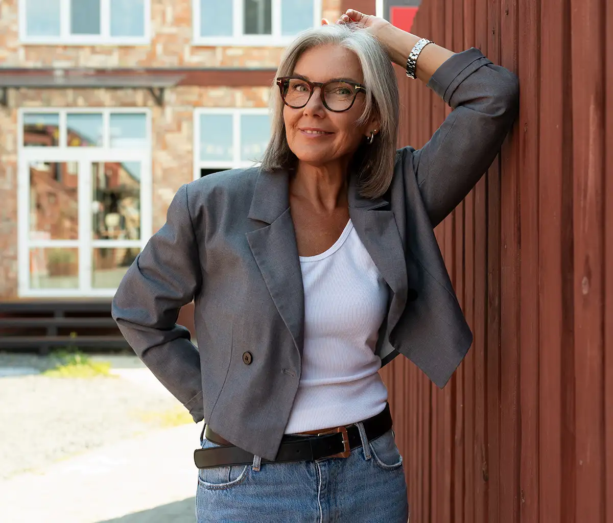 Look femme 50 ans moderne : les clés d'un style actuel