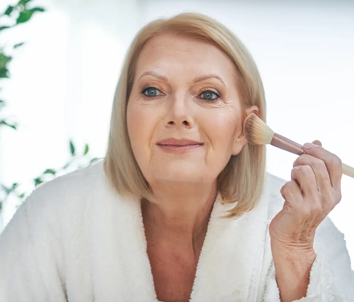 Routine beauté femme 50 ans : les étapes essentielles